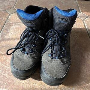 Boy's Hi-Tec Waterproof hiking boots size 7